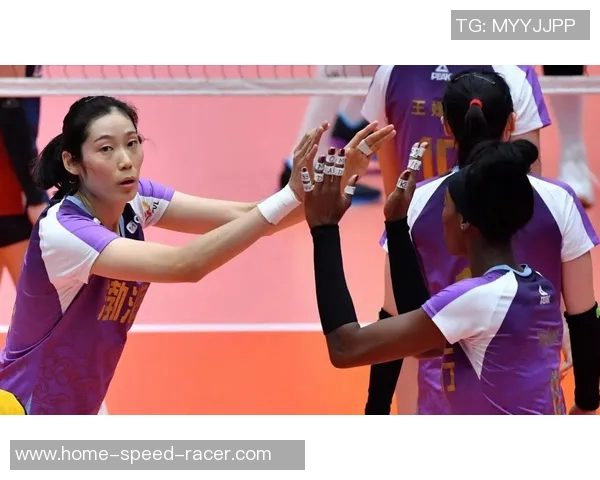 泰国女排与日本女排激战正酣谁能在亚洲赛场上笑到最后